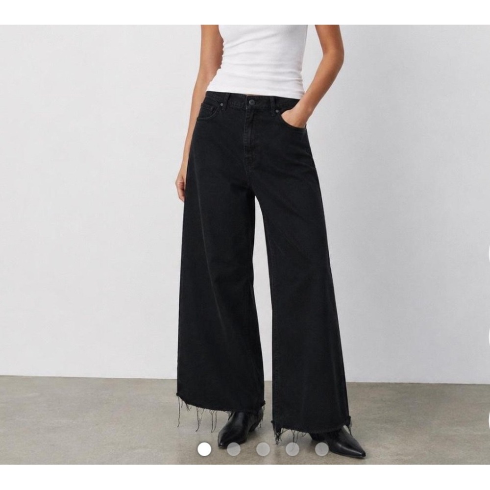 Zara Black High Waisted Wide Leg Raw Hem Denim Jeans Women's 8 Grunge Skater EUC